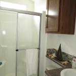 522 bathroom with transom over shower